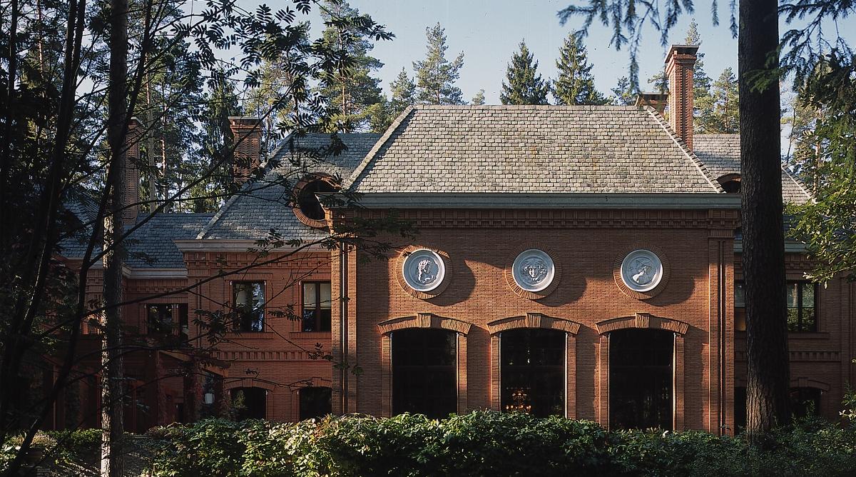 Manor Construction